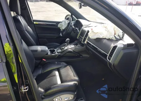 2014 Porsche Cayenne Platinum Edition z USA, uszkodzony, nr VIN WP1AA2A21ELA95976